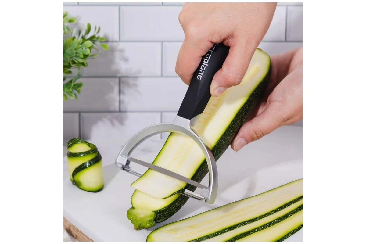 Microplane Professional XL Peeler – Extra Wide Stainless Steel Blade
