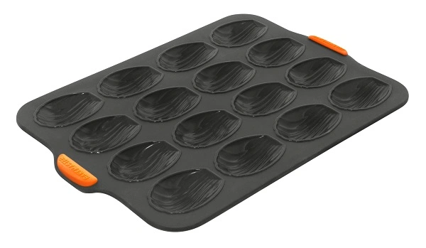 BAKEMASTER RE-INFORCED SILICONE MADELEINE PAN
