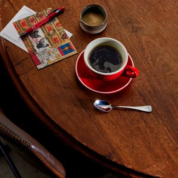 BREW LONG BLACK CUP 220ml CHILLI / WHITE