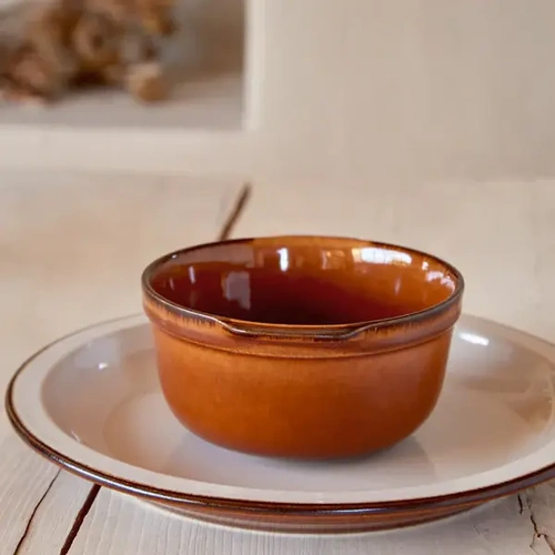CASAFINA POTERIE PLATE CREAM CARAMEL 262mm x 28mm