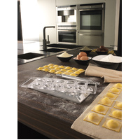 D.LINE MINIATURE COOKIE CUTTER  SET OF 24