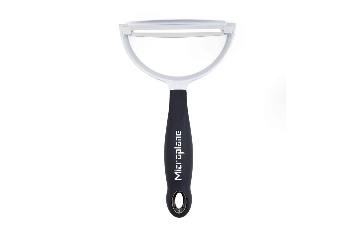 Microplane Professional XL Peeler – Extra Wide Stainless Steel Blade