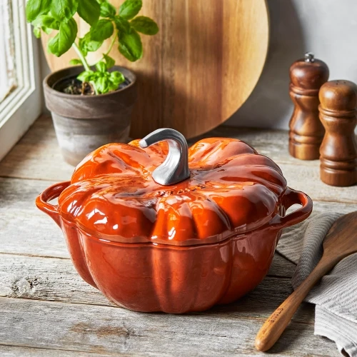 Staub Cast Iron Pumpkin Cocotte 24cm – Cinnamon
