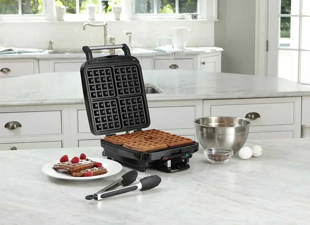 CUISINART WAFFLE MAKER 4 SLICE BELGIAN