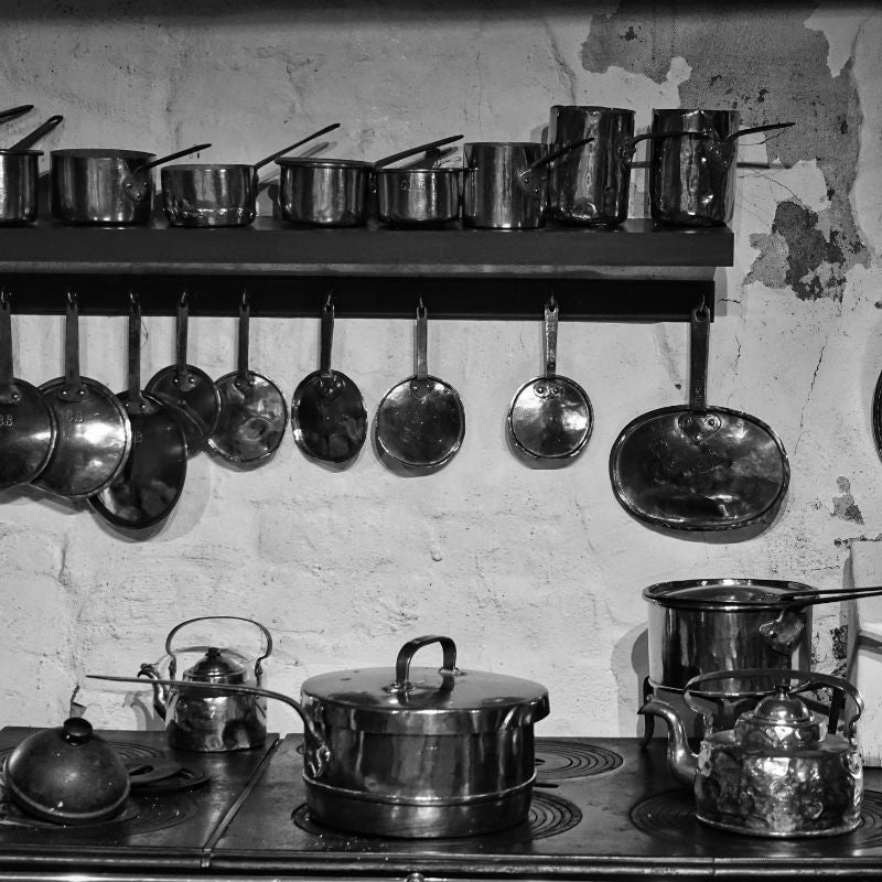 Kitchenware and Chefs Knives